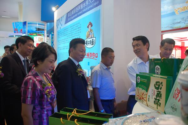 泡藕带系列产品在第十届农交会上获得一致好评
